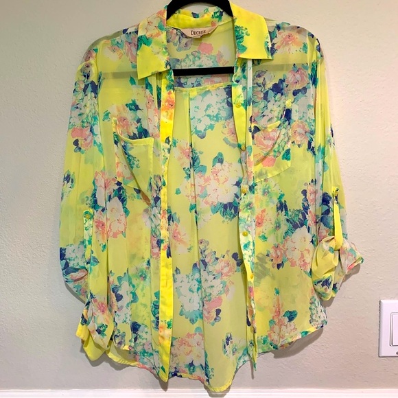 Decree Tops - Decree chiffon flowered button up shirt/blouse